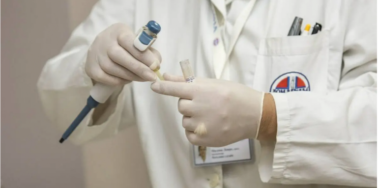 Moderna започва ранни изпитвания на своята ваксина срещу ХИВ